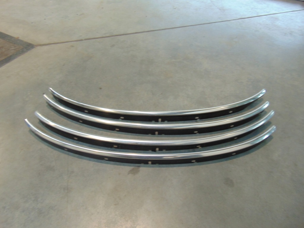 фото №1, Vw new beetle cabrio молдинг дах задня середня