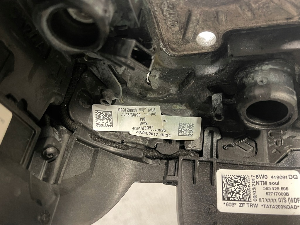 фото №14, Воздуховод кожаный mulitifunkcja лепестки переключения audi a4 b9 8w трёхспицевая