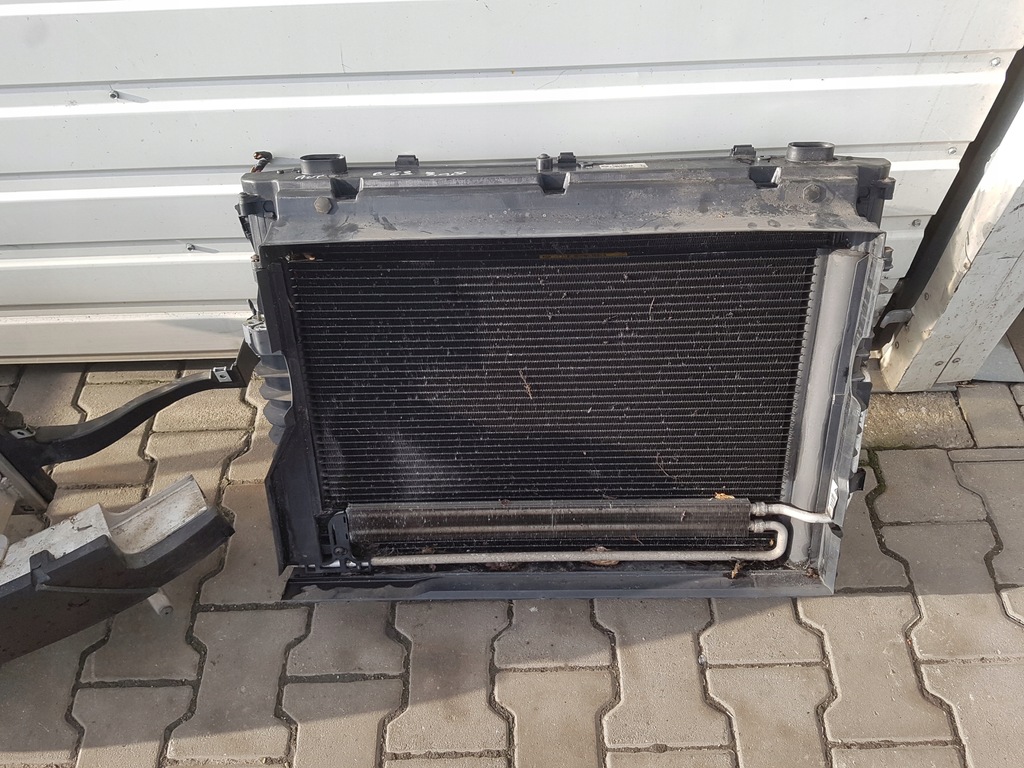 фото №4, Bmw 6 e63 e64 3.0 i b pas передний радиатор