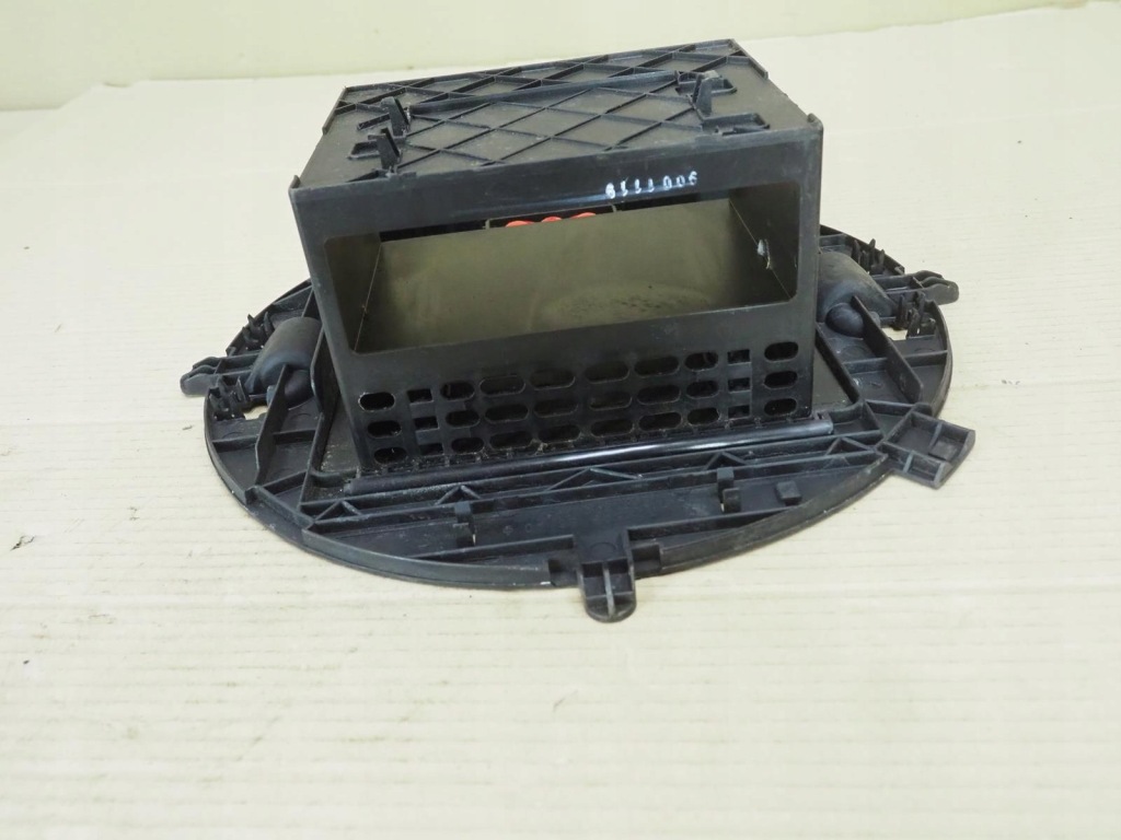 Купити Mercedes бардачок корзина навігації 2025456640