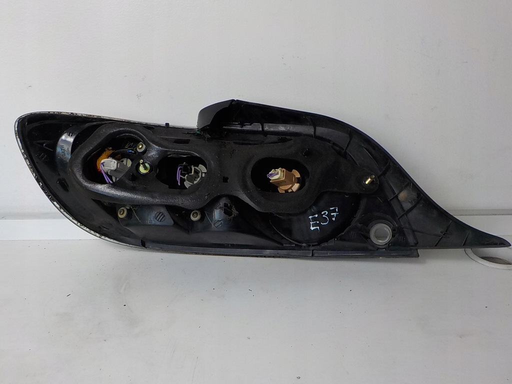 фото №2, Mazda rx-8 лампа правая задняя задняя