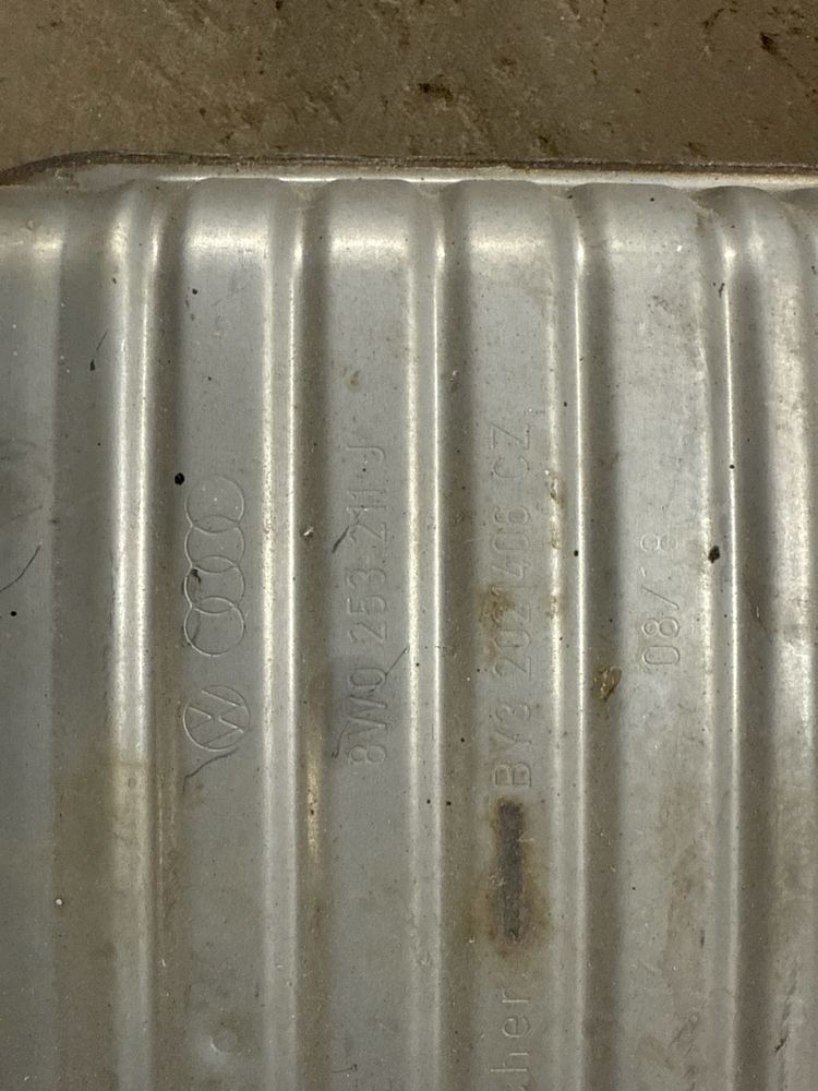 фото №8, Гасник середній audi a4 s4 b9 2018 8w0253211j