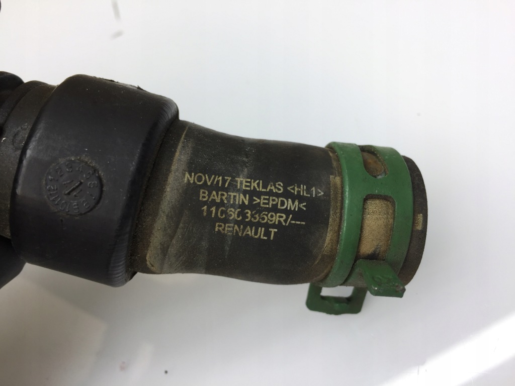 Clio iv 4 1.5 dci шланг пабтрубок  труба радиатора воды Доставка