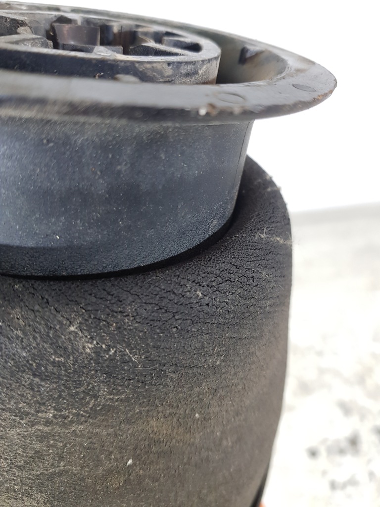 Подушка подвеска пневмоподушка правый задний  154966 bmw e61 lci eur Киев