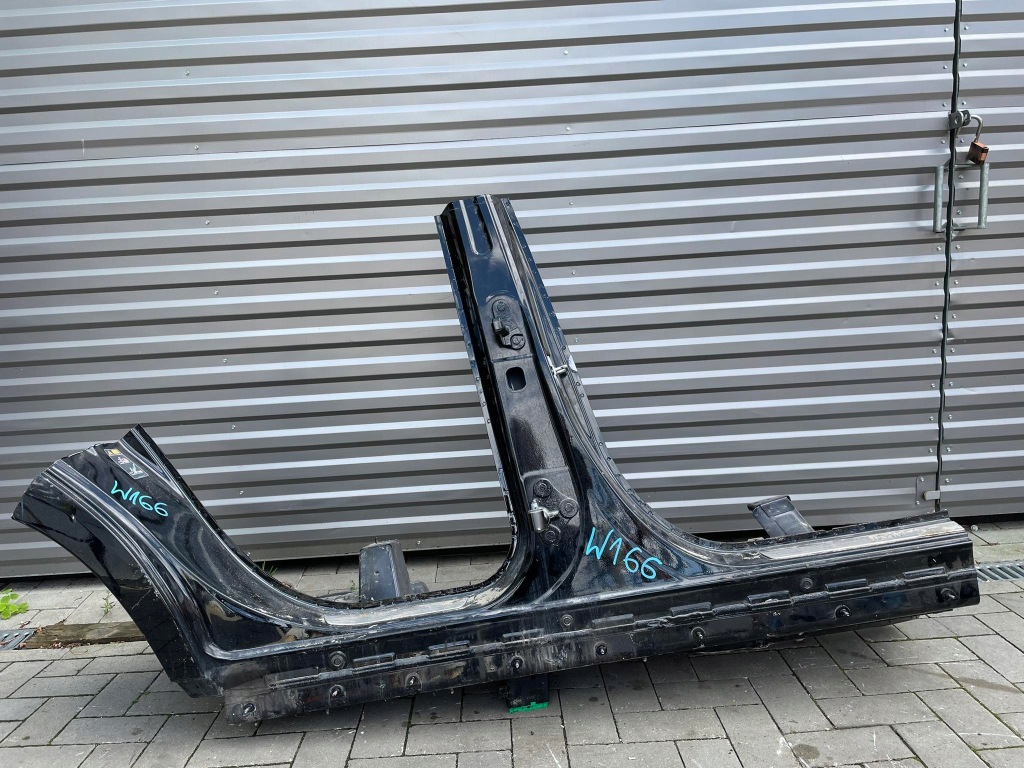 фото №1, Mercedes gle w166 порог левый правый