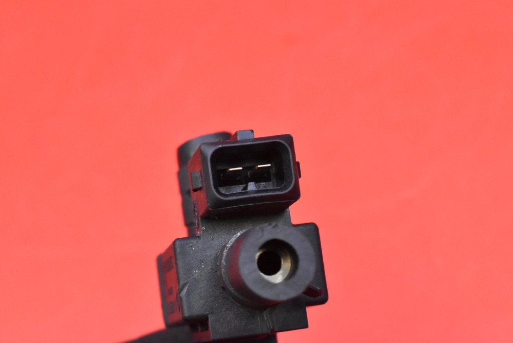 Клапан вакууму 8200603558 nissan pulsar c13 1.2 dig-t 116 km 14-18 Недорого