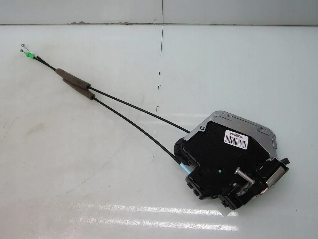 фото №1, Is iii 300h 14r замок дверь левый задняя задний задний