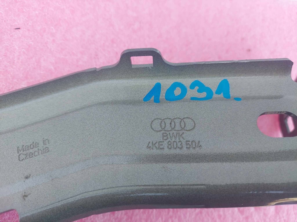 фото №5, Audi e tron 4ke кронштейн правий кронштейн крила правого