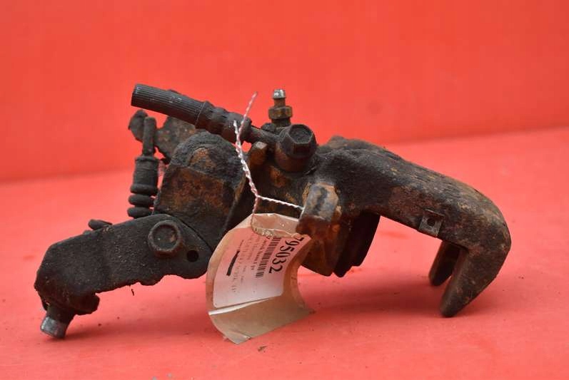 фото №4, Суппорт тормозной правый задняя nissan maxima a33 2.0 v6 140 km 00-05