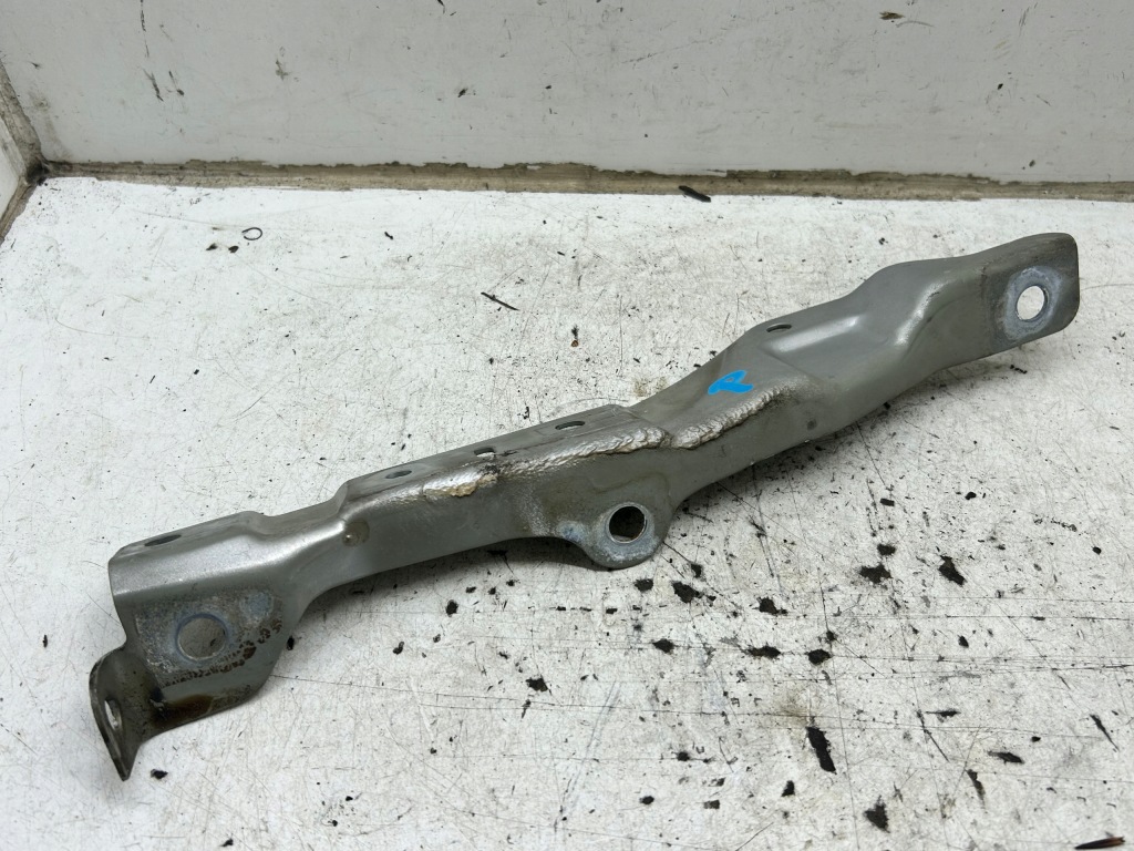 Купить Кронштейн кронштейн крыла правое 641345024r renault clio iv