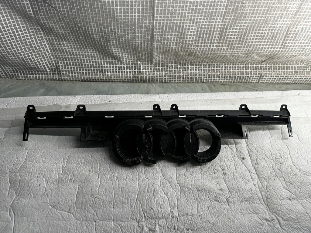 фото №1, Audi q7 кронштейн решётка радиатора