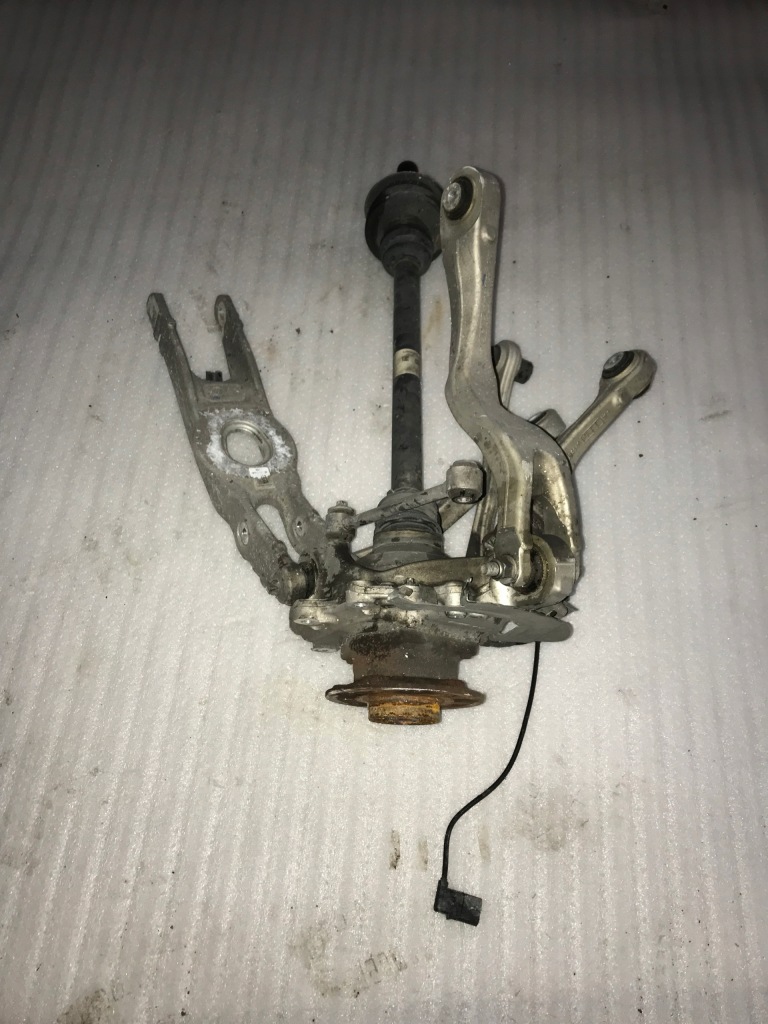 Купить Mercedes w253 glc 6.3 amg ступица поворотный кулак задний  l