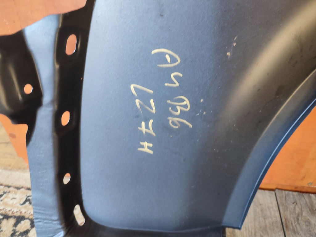 Крыло  передний правый  перед audi a4 b6 lz7h 00-04 Киев