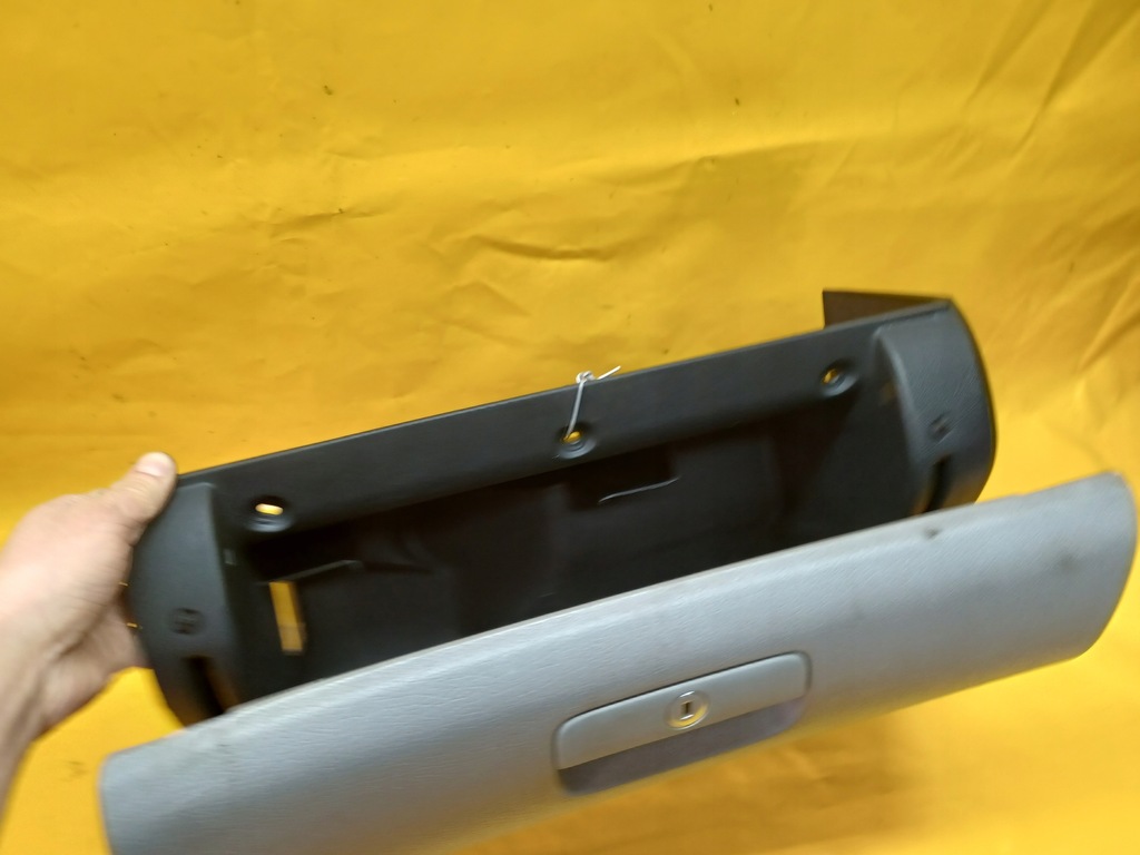 фото №13, Бардачок пассажира skoda octavia i 99-10r 1u1857097 цвет siwy .