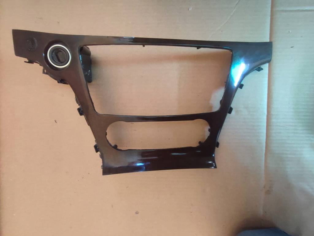 фото №1, Mercedes sl w231 рамка консолі радіо a2316801336