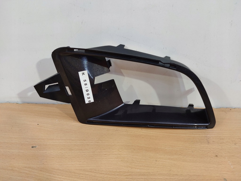 фото №1, Lancia phedra правая рамка решётка бампера перед rh