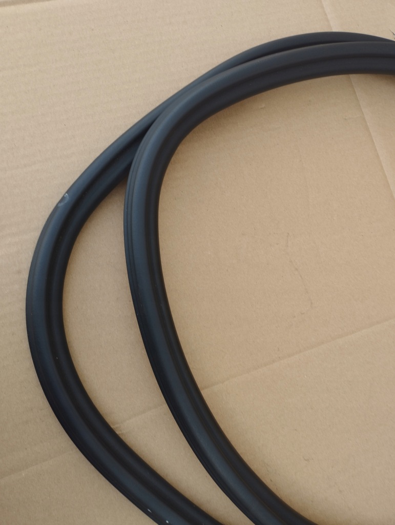 фото №4, Audi a6 c7 прокладка дверь правый задняя kombi