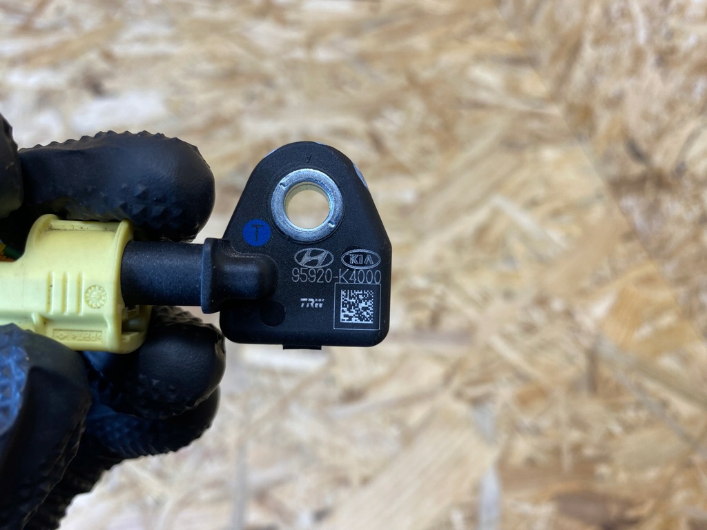 фото №9, Датчик удару штекер hyundai kona 95920-k4000