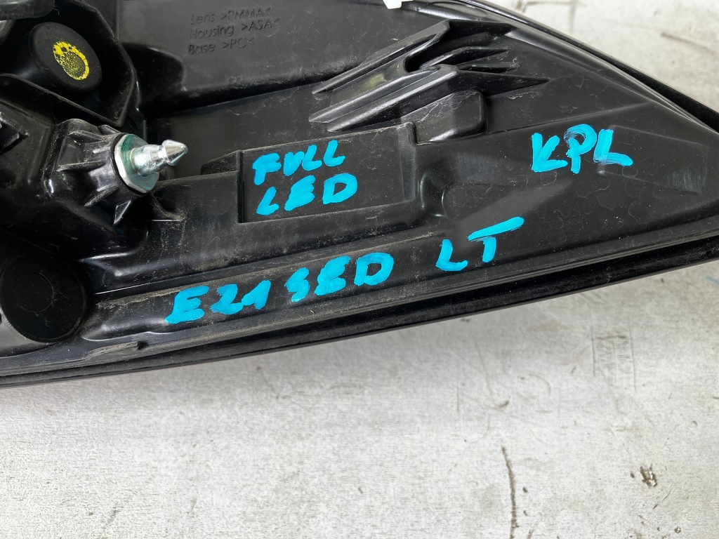 фото №13, Corolla e21 sedan лампа задняя левый задняя led