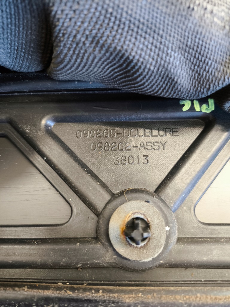 Citroen c4 grand picasso молдинг спойлер дах кришки багажника 098265 ? Київ