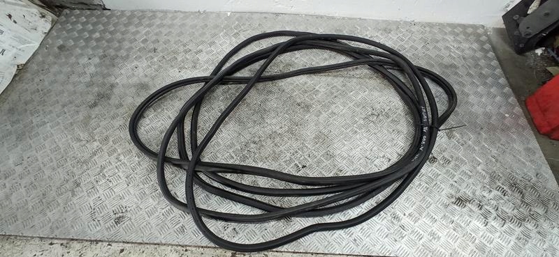 фото №1, Прокладка уплотнители дверь mercedes w177