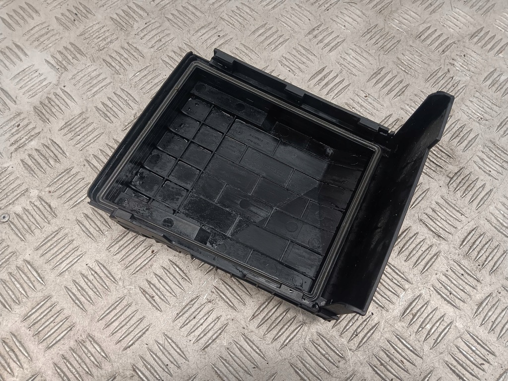 фото №6, Audi q3 8u 1k0937132f коробка запобіжників