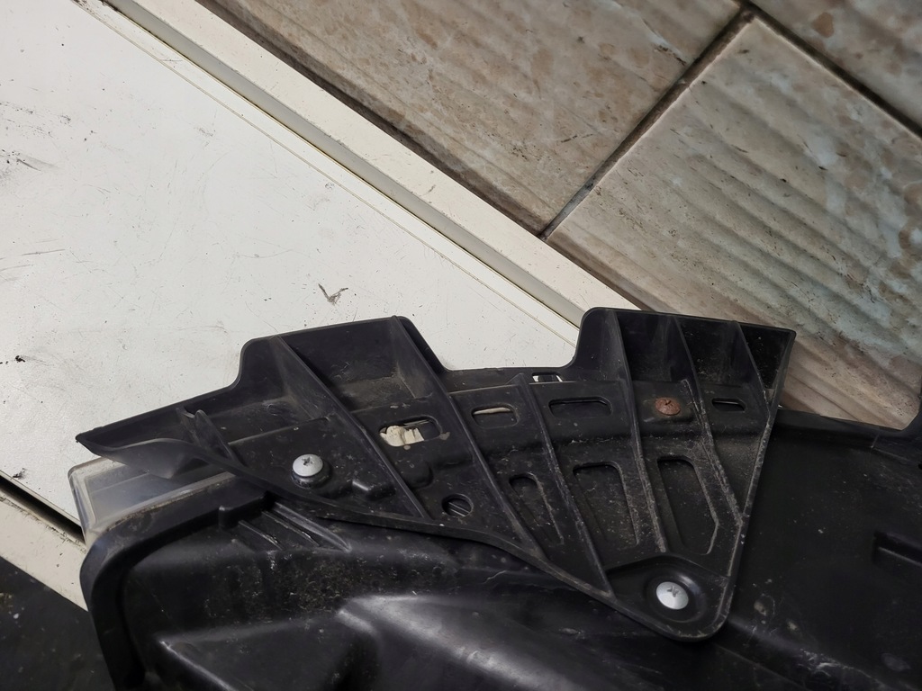 фото №11, Лампа левый перед citroen c4 picasso i europa