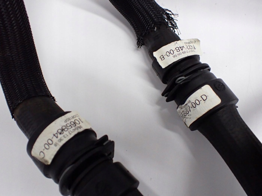 Купити Патрубок шланг трубка води 1065389-00-e tesla model s 17r