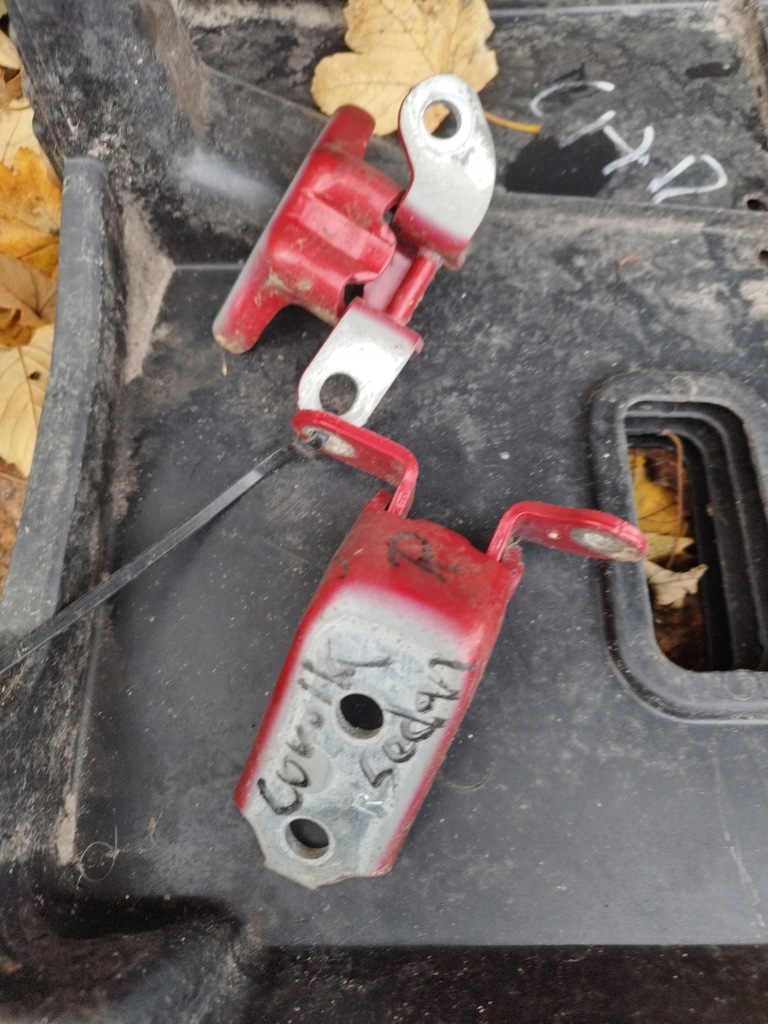 фото №1, Петли дверь ril задняя toyota corolla e21 sedan