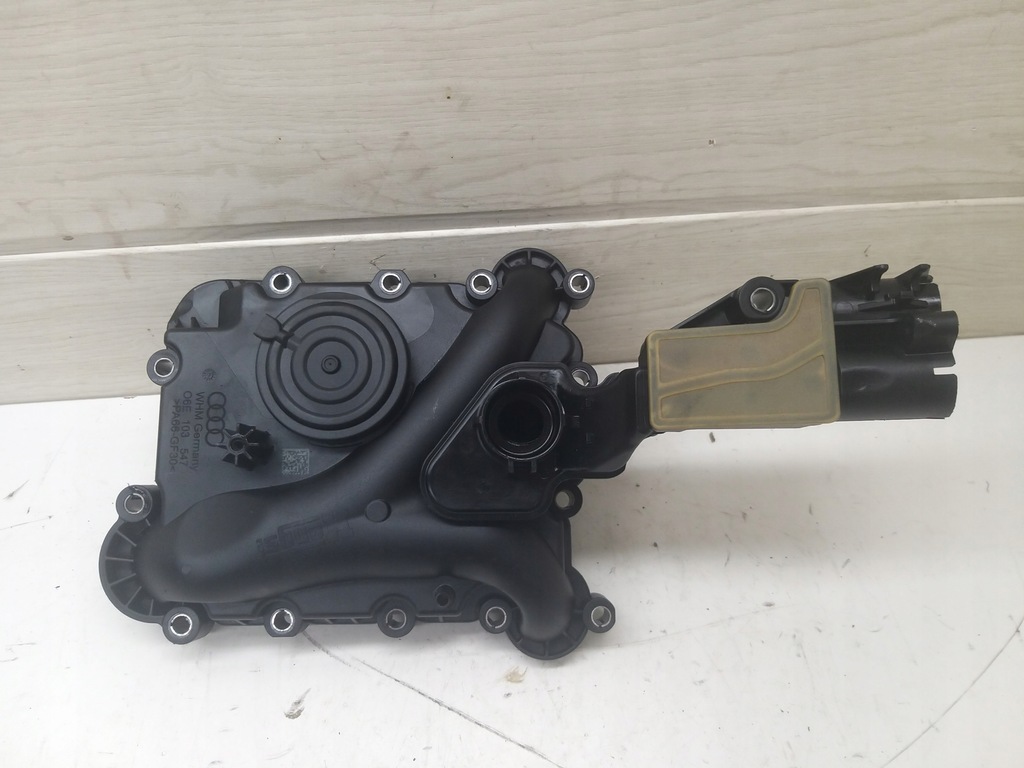 фото №9, Вентиляция картера сепаратор масла 3.0 tfsi a7 4g s4 b8 q7 c7 s5 ctu cak cgx 06e103547