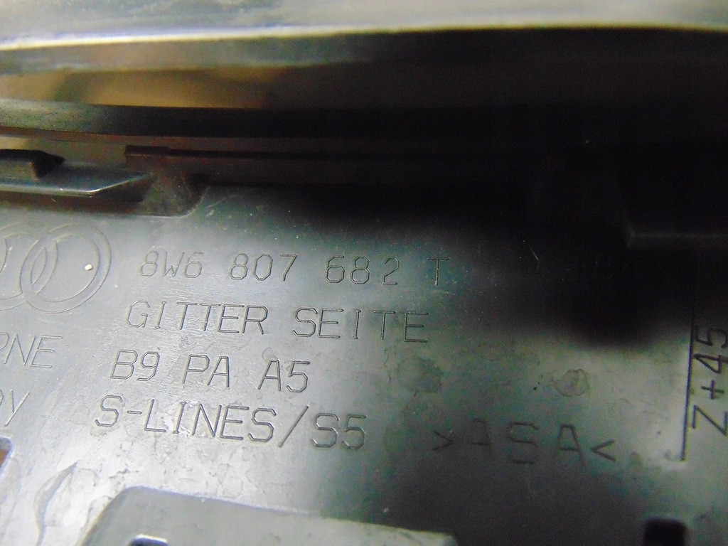 фото №12, Решітка w бампер права audi a4 b9 lift 8w6807682t