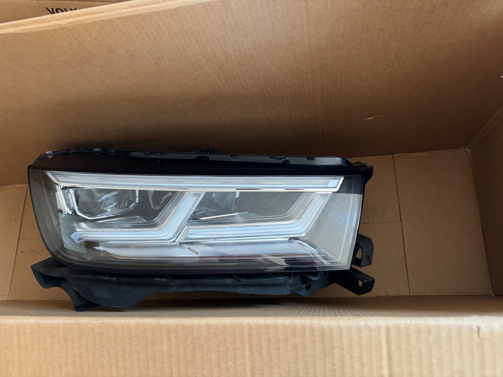 Купити Audi q5 80a s-line капот бампер фари matrix комплектний  перед lx7b