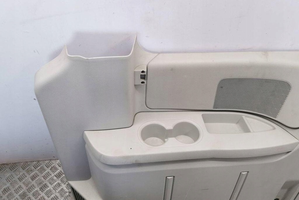 фото №9, Правая обивка багажника chrysler grand voyager v rt f1028901a 2.8l