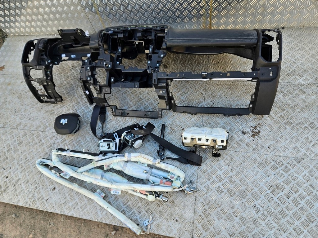 фото №7, Консоль приборная панель приборная панель ремни подушка безопасности подушки безопасности dodge ram 5 v 1500 19+