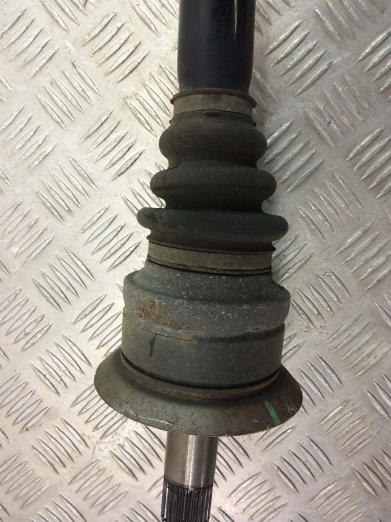 Bmw x3 f25 2013 задняя сторона правая приводной вал задняя Киев