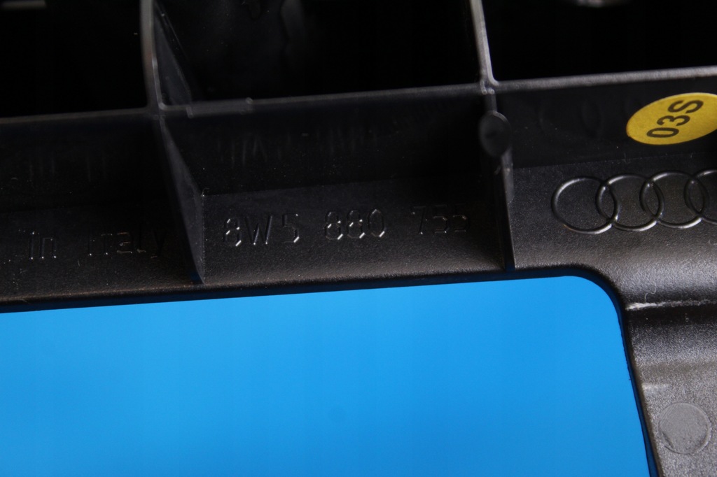 фото №8, Audi a4 b9 8w направляющая кронштейн шторка 2016r 8w5880755