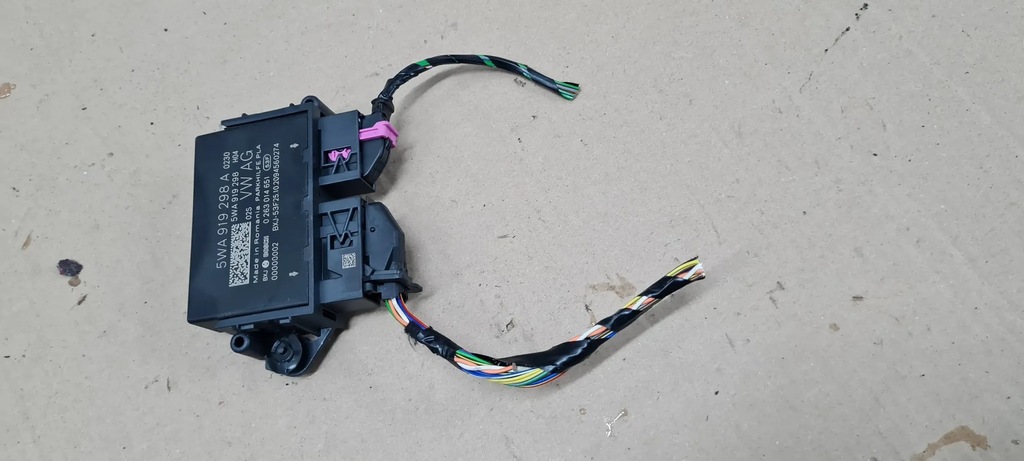 фото №8, S3 8y a3 модуль блок управления pdc разъёмы колодка 5wa919298a