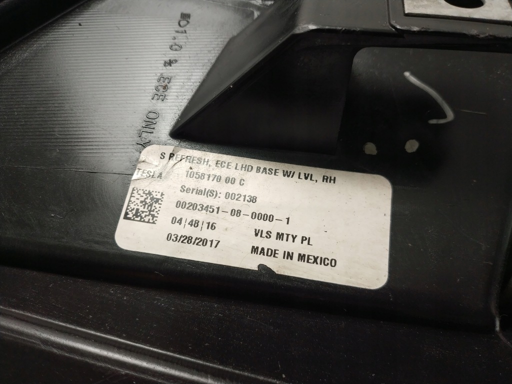 Tesla s рестайлинг  лампа led перед передняя правая Недорого