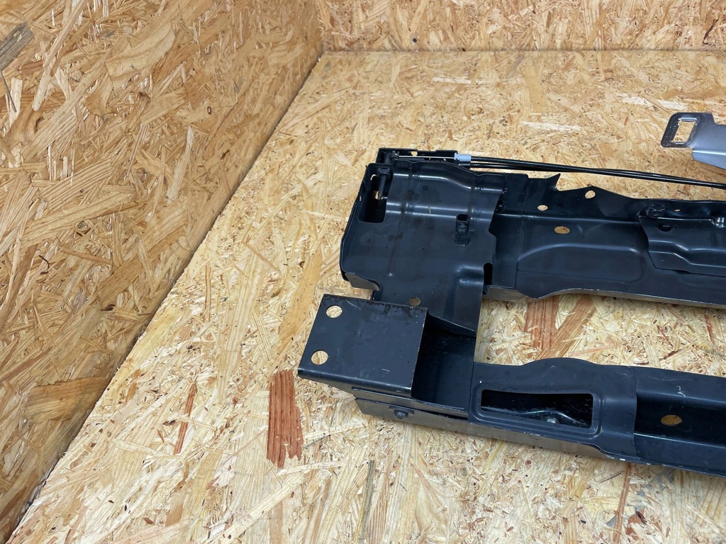 фото №10, Skoda enyaq iv 2022 перед замок крышки передней / капот двигателя