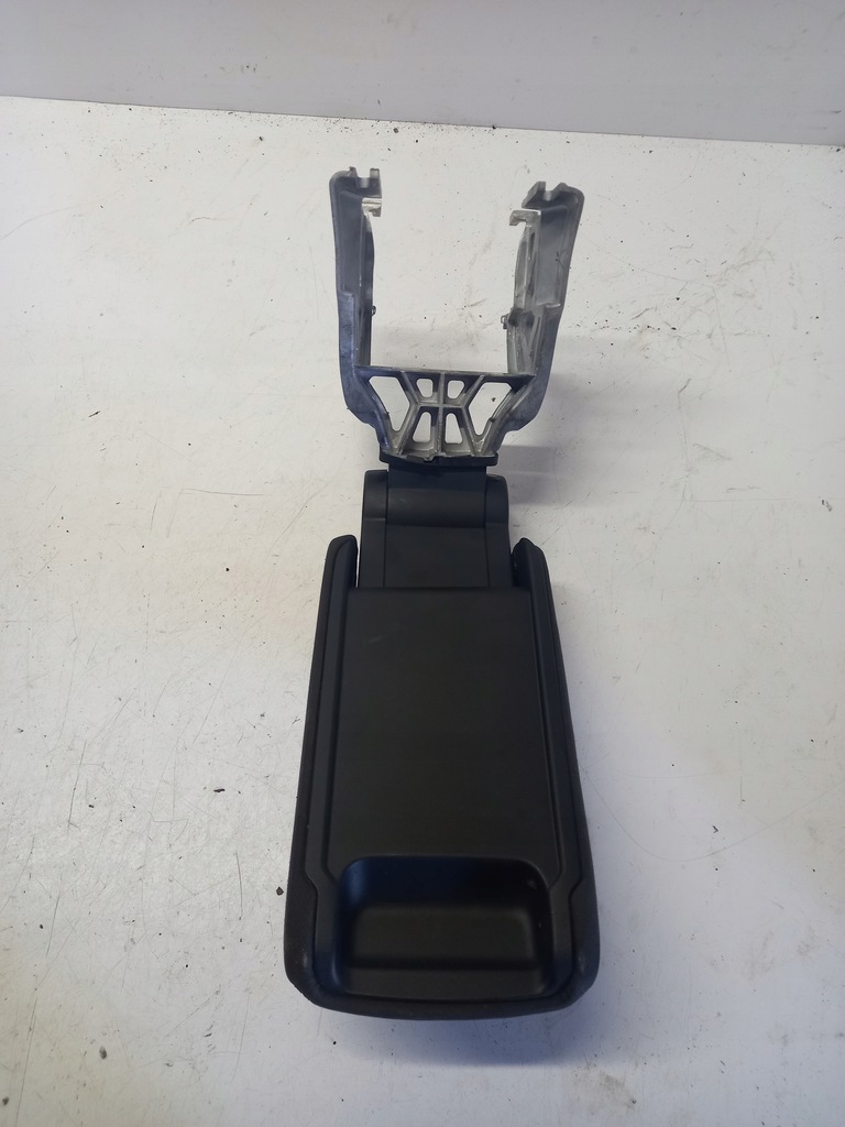 фото №5, Подлокотник audi a3 8v 8v0864283