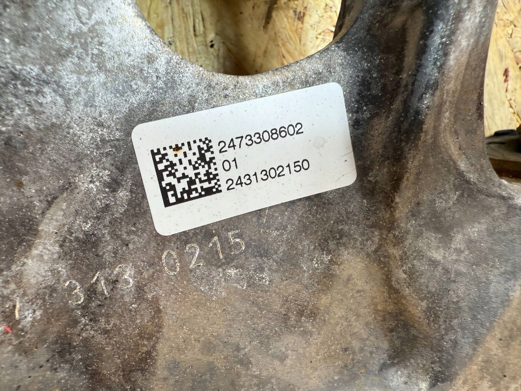 Підвіска амортизатор важіль поворотний кулак правий перед mercedes gla h247 24r Зі Шроту