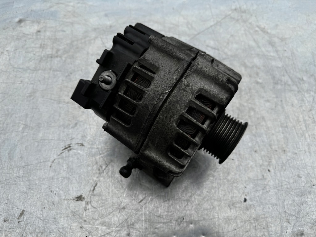 Купити Bmw f01 f10 3.0d n57 генератор 7807187