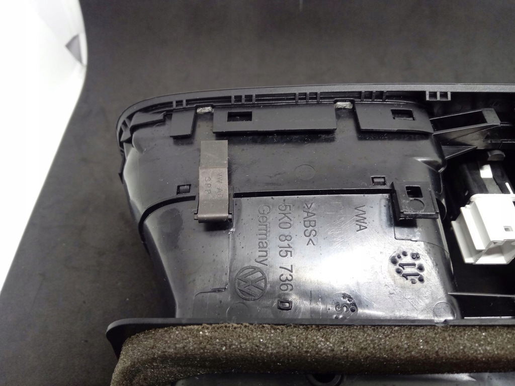 фото №7, Решётка обдув середина vw golf vi 5k0819743e nr937