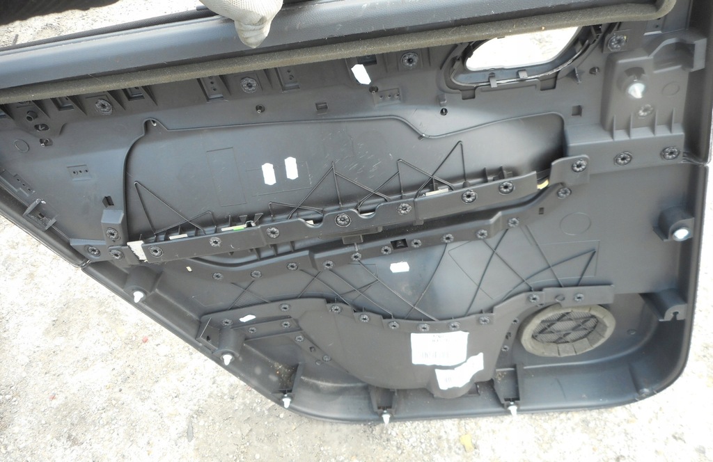 фото №7, Peugeot 5008 обшивка правый задний задняя