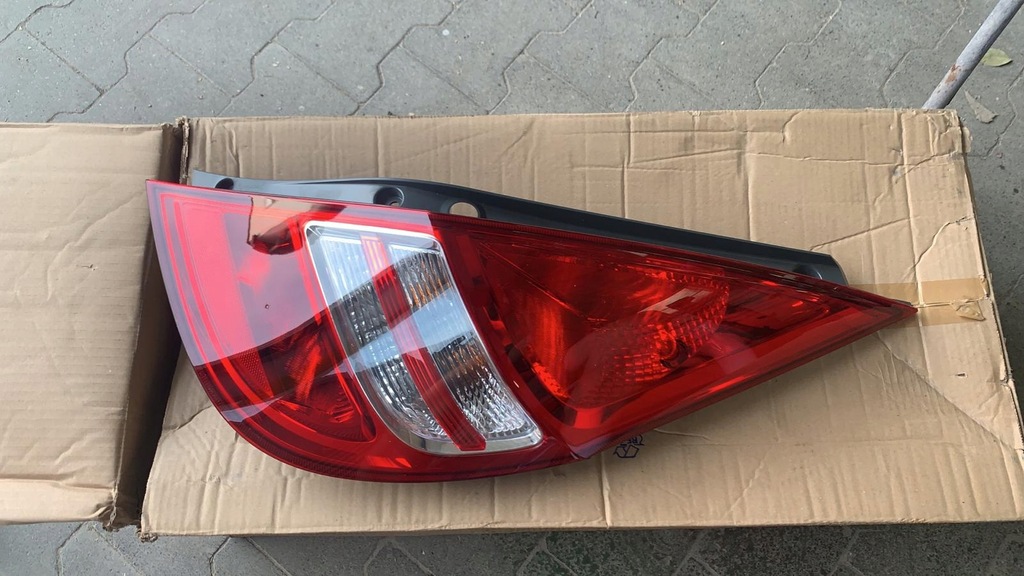 фото №1, Hyundai i30 2007- лампа задняя правая задняя