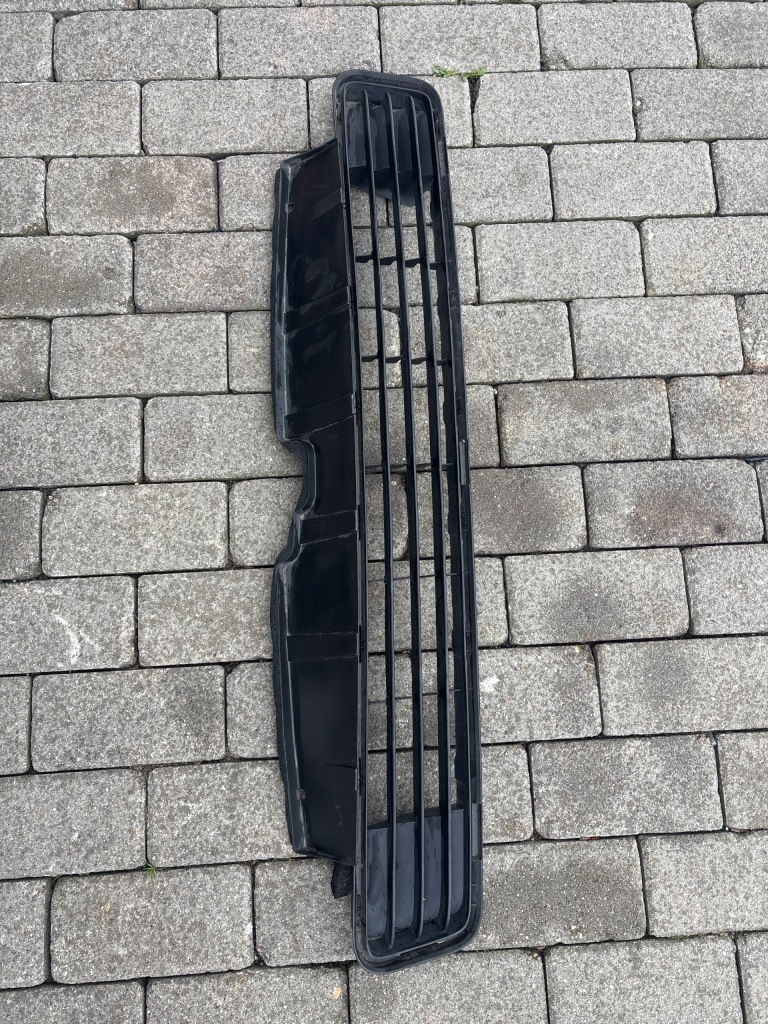 Купити Решітка радіатора бампера toyota prius xw30 2012- 5311247040