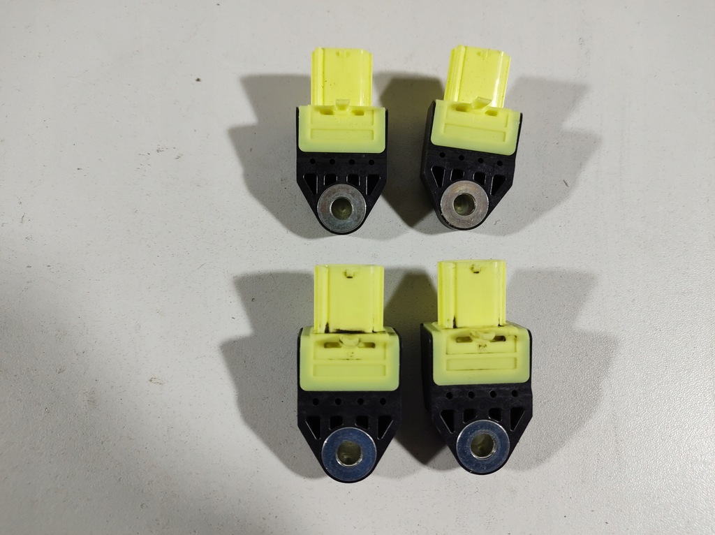 фото №7, Lexus is300h 13r - датчик ударний 89831-12040