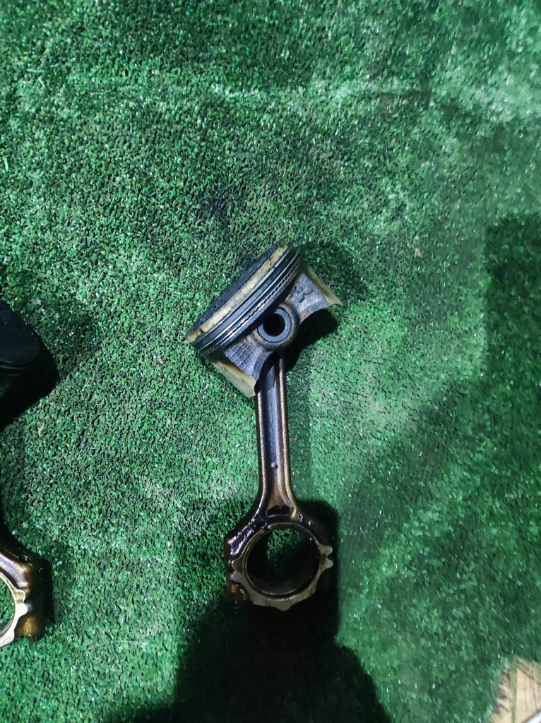 фото №1, Smart forfour for four i 1 поршень + шатун 1.1