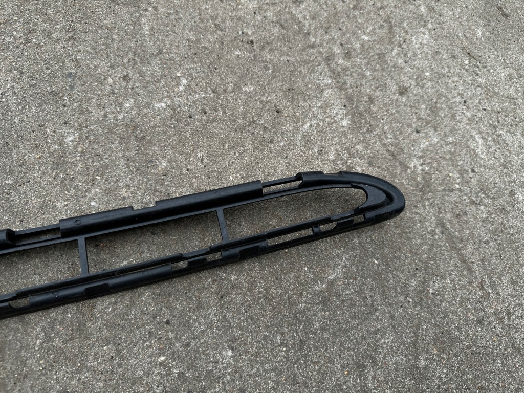 фото №9, Решітка бампера перед renault clio iii