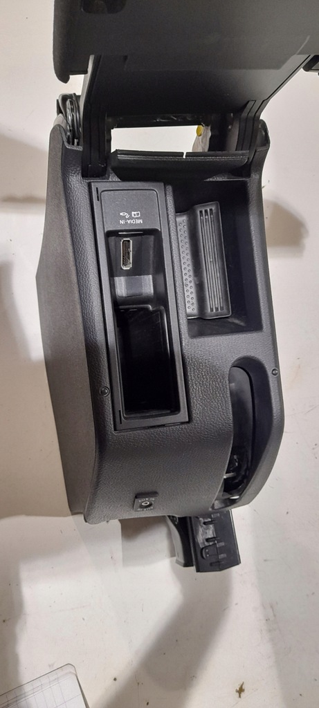 фото №5, Підлокітник vw golf vi